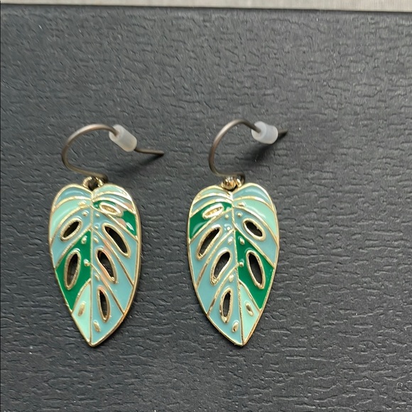 Lucky Brand Enamel Monstera Leaves Drop Earrings - Picture 3 of 7